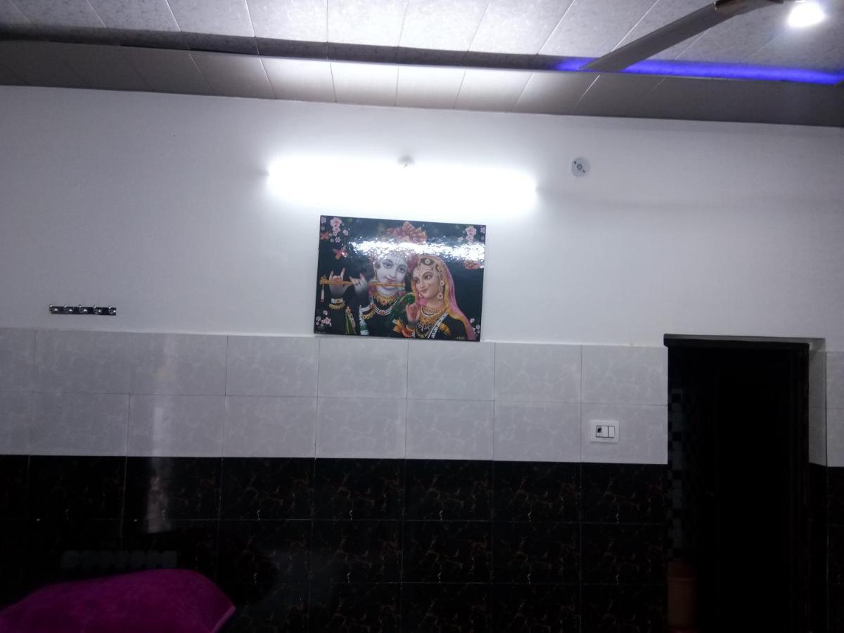 Radha Krishna Dham Villa วรินดาวัน ภายนอก รูปภาพ